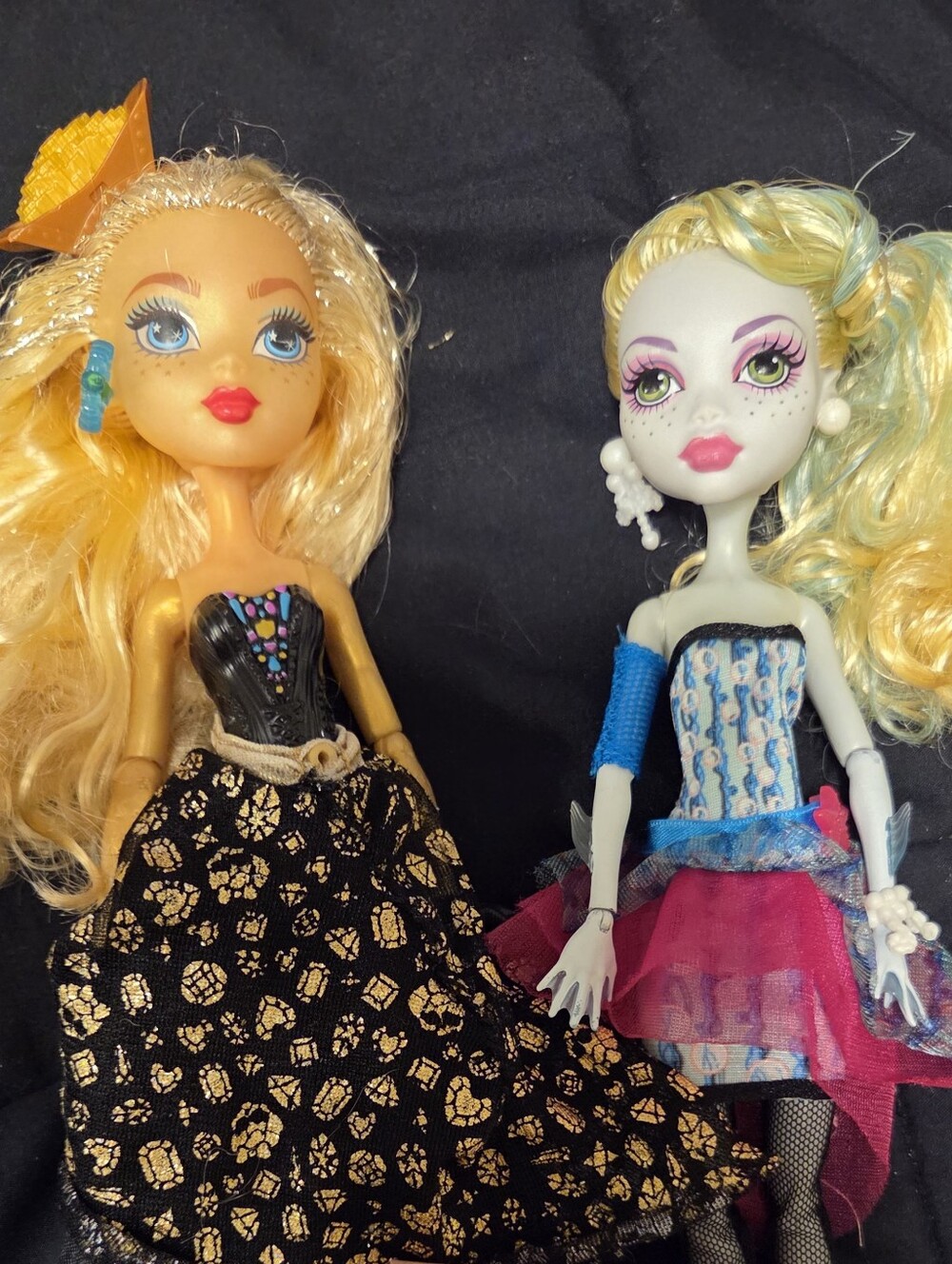 monster high shriekwrecked Dayna Treasura Jones and Dot Dead Gorgeous Lagoona
